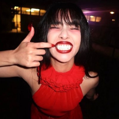 laurenxfearless's profile picture. eu i taylor escutando twice e sofrendo por mitski @MinasTenisClube @ScuderiaFerrari @Botafogo
