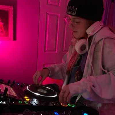 kungfuukenzie's profile picture. always lost up in the sounds