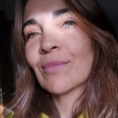NuevaCriatura_'s profile picture. Comprendí que lo único que me voy a llevar es lo que vivo, entonces comencé a vivir lo que me quiero llevar 🪄
Faveo twits de comida. 

Maktub ❤️