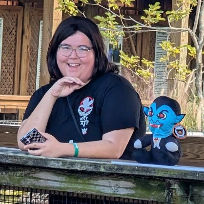 MrsThemeParkBar's profile picture. My tweets are dumb. Sorry in advance!