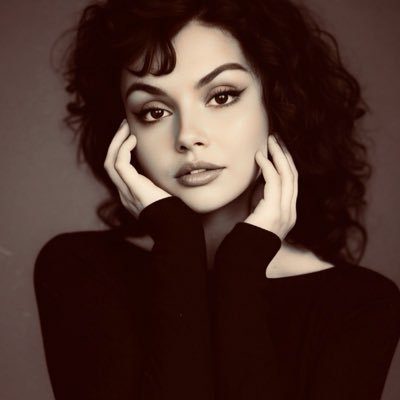 CHRISTIANA2014's profile picture. artiste peintre, mouvement pictural “Néoréalisme Magique” portraitiste. Nature Morte, Michael Jackson.