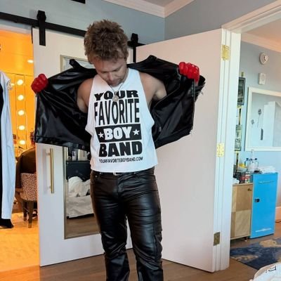 thedrummerboyLA's profile picture. Not @Ashton5SOS. #Parody
Drummer of the band, goofy, silly, spreading that positivity whenever possible. 
Living that California life.