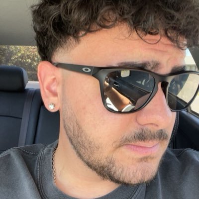 ZerozyVisuals's profile picture. 20 | Media Nerd