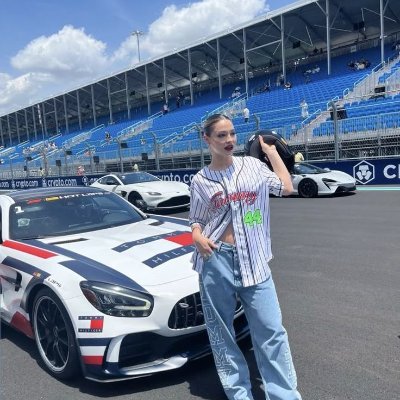 233Elisvaldo's profile picture. Not perfect… just well-practiced at being awesome 😏”