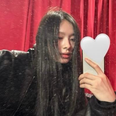 panlyluvr's profile picture. mentally in another dimension