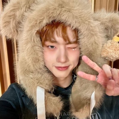 whokassyniz's profile picture. INFJ ' ★ !! | maior defensora do izna. | VIU O SKZ 🤍 VIU O P1H⠀⠀⠀⠀⠀⠀⠀⠀⠀ ( varios fandoms ! )