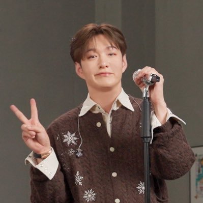 by_sub_side's profile picture. 이짠조 좋아하는 극I인간...