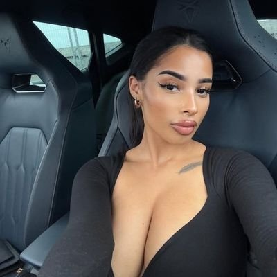 Jolie7899's profile picture. 