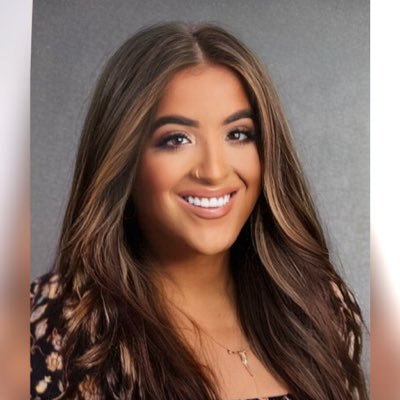 ms_rocha23's profile picture. 2nd grade Teacher • Millennial • communicator • Self aware • Music Lover • Traveler • Listener • Kindness Enthusiast • A human. being ✨🧘🏽‍♀️