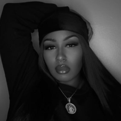 poonNOpeen's profile picture. 