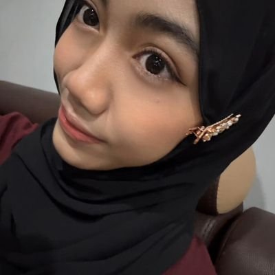 caretakerz's profile picture. selvage a dull sanctity among the poet’s barking (19).