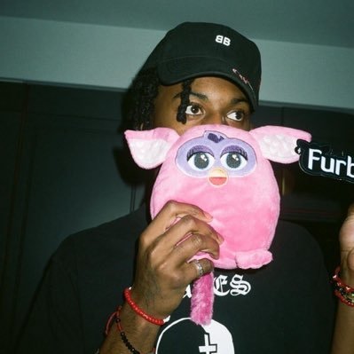 Soupakuo's profile picture. mainly talks about music and wrestling 🍜