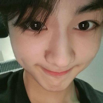 heekishine's profile picture. “you're my reflection and all I see is you” - mirrors