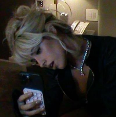 thi1sloveetc's profile picture. no se que poner aca