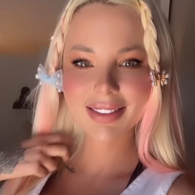 jessmama670's profile picture. She’s here for a reason , maybe to see what’s going on or maybe to meet new friend 😃