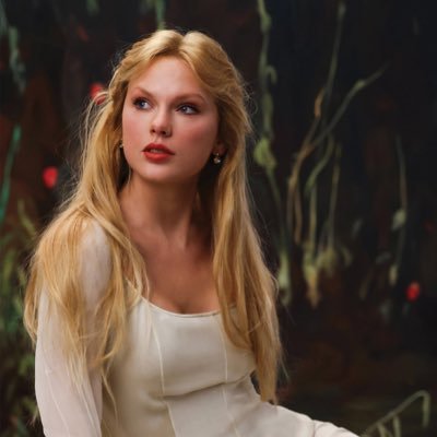 thefateofpaola's profile picture. all’s fair in love and poetry