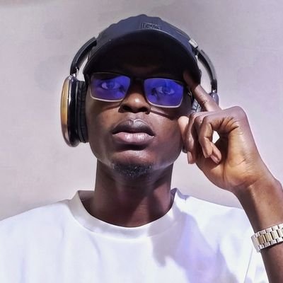 Innocnt_idoko's profile picture. I’m a Creative Branding Strategist\Designer passionate about building design systems that transform businesses into premium, high-performing brands.