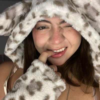 Bonni_lohans's profile picture. Hello guys, welcome to my community, follow me on all my profiles. 🔞