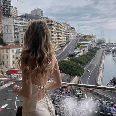 moonlight5977's profile picture. There are no hopeless situations in the world, only people who despair of their situations.😆🇺🇸💪🏻🌹G