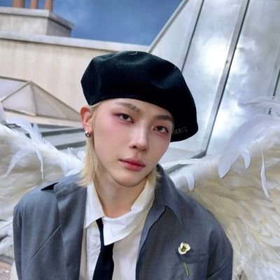 nwoosik's profile picture. But I don't even care, I'll just gonna fly ✧