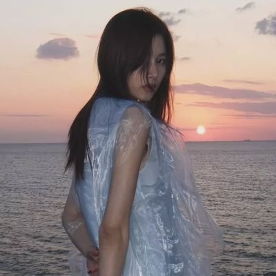 pastfuture722's profile picture. 🩷🪽
newspace