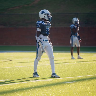 _caw11's profile picture. James 1:17 2029 5,10 145/#11 #5 /PG/SG 🏀 DB/WR- 🏈 highlights. https://t.co/BLPsqRgpps caw510@icloud.com