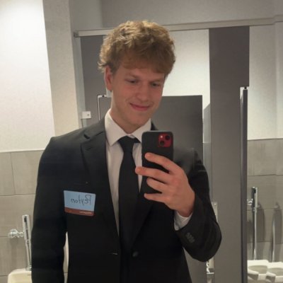 peydav_'s profile picture. 19, @unc finance. 

creators and fans • the connection, redefined.