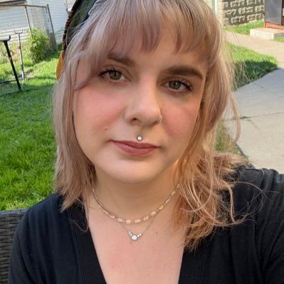 mckla_shea's profile picture. a friend to all may they be big or small 🦋🦕🐛🐘