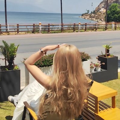 Aurivienne's profile picture. Animal lover 🐾 | Real American 🇺🇸 | MAGA ❤️🤍💙 | 1A/2A supporter | FAFO 😎
🚫 No DMs 🚫 No bullshit 🙏