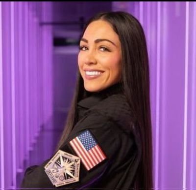 kelliegerardi10's profile picture. Spacex🚀 Astronaut✨,Author,Mum,🌙 LUNA MUNA:SPACEX CAFÉ available Now⬇️🍦