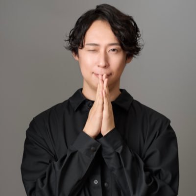 kota_makeup's profile picture. メイクが大好きです。外資系メイクブランドの専属アーティスト→フリーランスのメイクアップアーティスト。透明感が作れるメイクの豆知識やコスメ情報など呟いてます。全国どこでもメイクレッスン行きます。Instagram→ https://t.co/mWtkjXQz1A