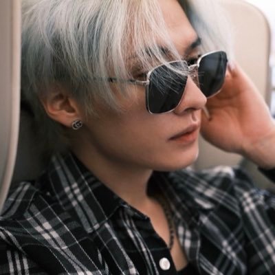 hiroaokiku's profile picture. the drinks are all gone, but thats fine baby so am i