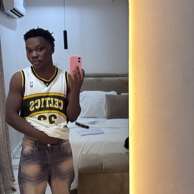 xtenthungss's profile picture. put nottin above u