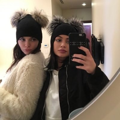 ogfangirlx's profile picture. chronically online gal