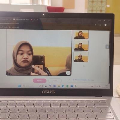 lattelessice_'s profile picture. kita liat yang kelar skripsi atau gw