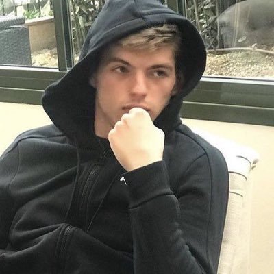 mv1qngel's profile picture. 𝐬𝐢𝐦𝐩𝐥𝐲 𝐥𝐨𝐯𝐞𝐥𝐲