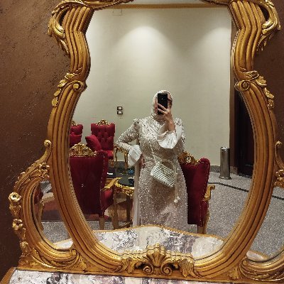 elmonam_habiba's profile picture. (تَوَفَّنِي مُسْلِمًا وَأَلْحِقْنِي بِالصَّالِحِينَ)🤍
أدعوا لأبي بالرحمة والمغفرة🤍

فلاحة لا تسعي للكمال والمثالية، هدفها الوحيد الروقان