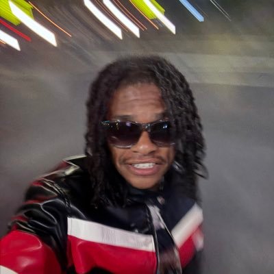 hvhollo's profile picture. 1of1 | highly vibrant✨ | 📩: hvhollo7@gmail.com for bookings / features