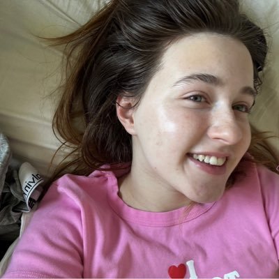 hornyjenny21's profile picture. Meetups only if the vibe matches the heat🥰 lost old account ,you can hit me up on telegram @ https://t.co/PThvhehyAW