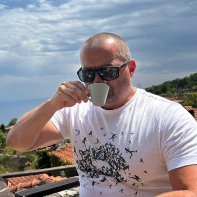 DarkoBoomShake's profile picture. GO HARD OR GO HOME. 
Sonjin suprug, Borisov i Tarin tata:-) Stanica milicije Gornje Polje👮‍♂️
Instagram: srbocop_official