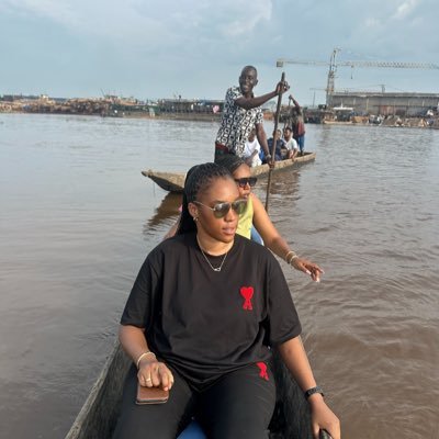 StrillaNyete's profile picture. Nzambe Liboso🙏🏾✨| TRÈS FIÈRE D’ÊTRE UNE FEMME NOIRE ET CONGOLAISE | Citoyenne engagée et Juriste | FREE CONGO🇨🇩