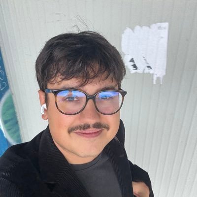 adamsmetak's profile picture. Šéf obsahového týmu @heyfomocz✨, předtím v čele redakce @refreshercz. mail: adam@heyfomo.cz