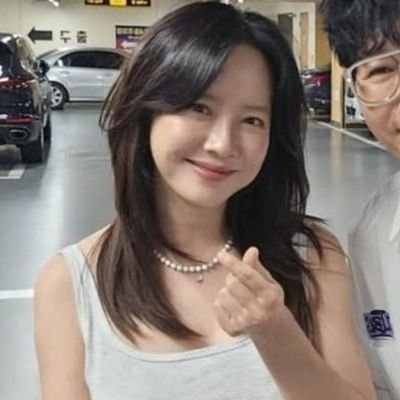 DoolsetHana's profile picture. Effort makes you. There’s no knowing what will come, but hard work will get us somewhere -J7