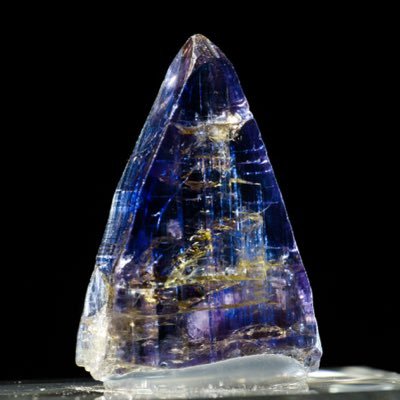 tshr681177101's profile picture. 誕生石のオパールが大好き。最近は鉱物標本の収集にハマってます。 Tanzaniteやlazuliteなどの宇宙っぽいのが特に❤ 暗号通貨：$QNT、$XRP、$XLM