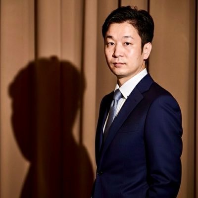 kushinon's profile picture. アウトサイダーアートを紹介しています。日本唯一のアウトサイダー・キュレーター。アウトサイダーアートを扱う「クシノテラス」主宰。現在は、静岡県にある「アーツカウンシルしずおか」のチーフプログラム・ディレクター。京都芸術大学大学院芸術専攻修士課程修了（MFA）。研究テーマは高齢者の芸術表現「超老芸術」。