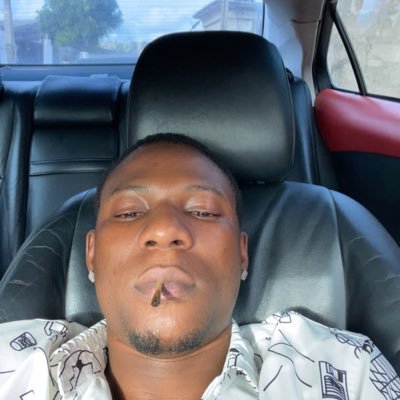 _realhennymoore's profile picture. “Hustling through life | Chasing dreams | Fall vibes” 🇳🇬🦅