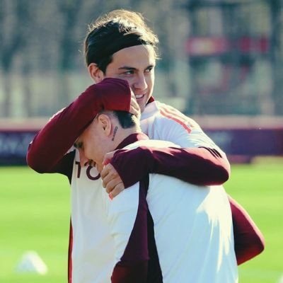 bwddlbwd1's profile picture. مات أبي و فهمت بعدها 
كيف يتوه المرء وهناك طُرق  .. 

تيك توك forzaromanista2
انستا forzaromanista