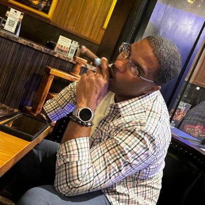 TheRealSimmdogg's profile picture. silly dude that's motivated, reinvigorated  founder of team #RizeAndGrind & #KaraokeCarChronicles, 1 career + 2 job  hustler and #GatorKing , gotta go get it!