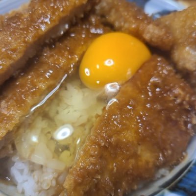 chi_104e's profile picture. 