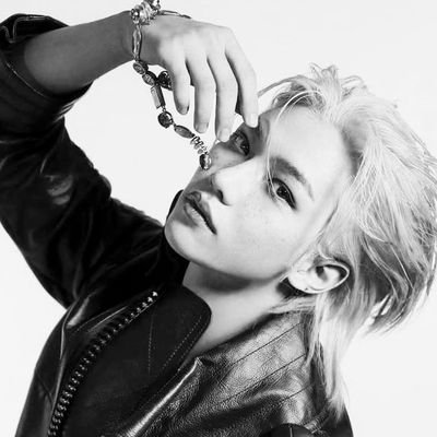 skzgomez's profile picture. ꙳⛆ ⋮ stay-ot8 
                                                              ꙳⛆Fan account  ꙳⛆she༶her